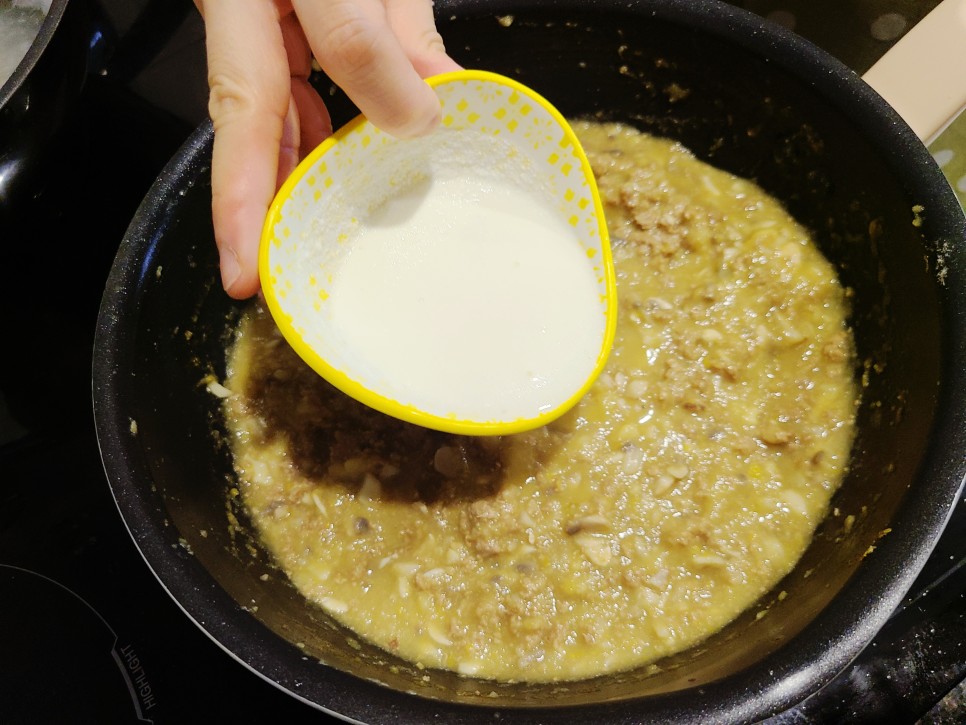 백팩커 백종원 러시아식 고기 스튜 만들기 비프 스튜 파프리카 버섯을 넣고 버섯 크림 리조또 마카로니 삶은 법 비프 스트로가노프 다진 고기 요리 13