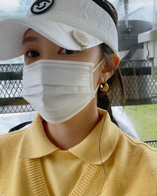  효민, 골프복 사진