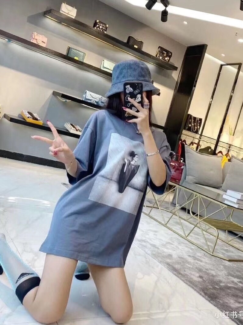  [BALENCIAGA] 발렌시아가 빈티지 포토 멀티 로고 반팔 티셔츠 (2 COLOR)