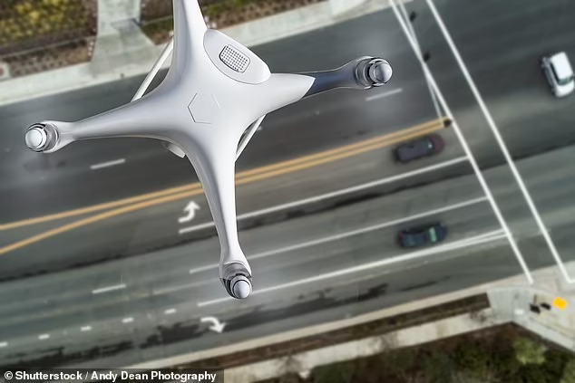  영국의 초고속 드론 고속도로 네트워크 구축 프로젝트  VIDEO: OS designed to integrate autonomous drones into airspace unveiled