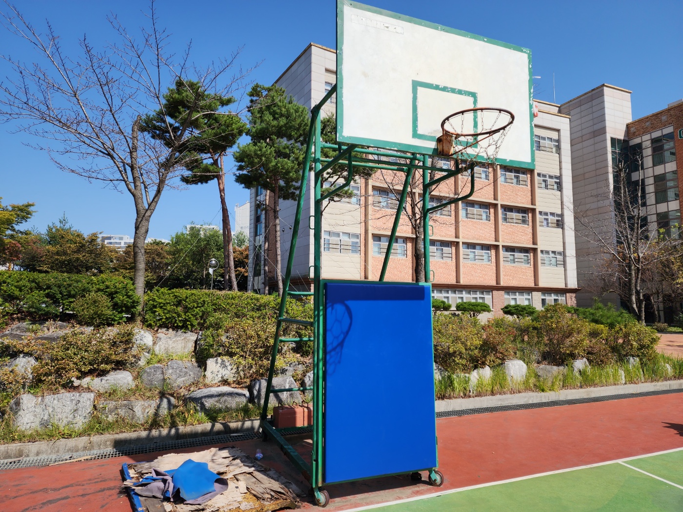  [날개스포츠] 김포마송고교 농구대전면보호대 교체, 농구대안전쿠션 설치 작업