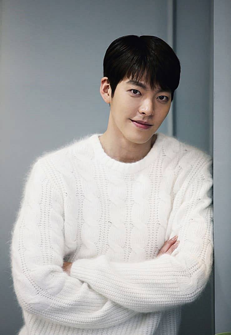 배우-김우빈