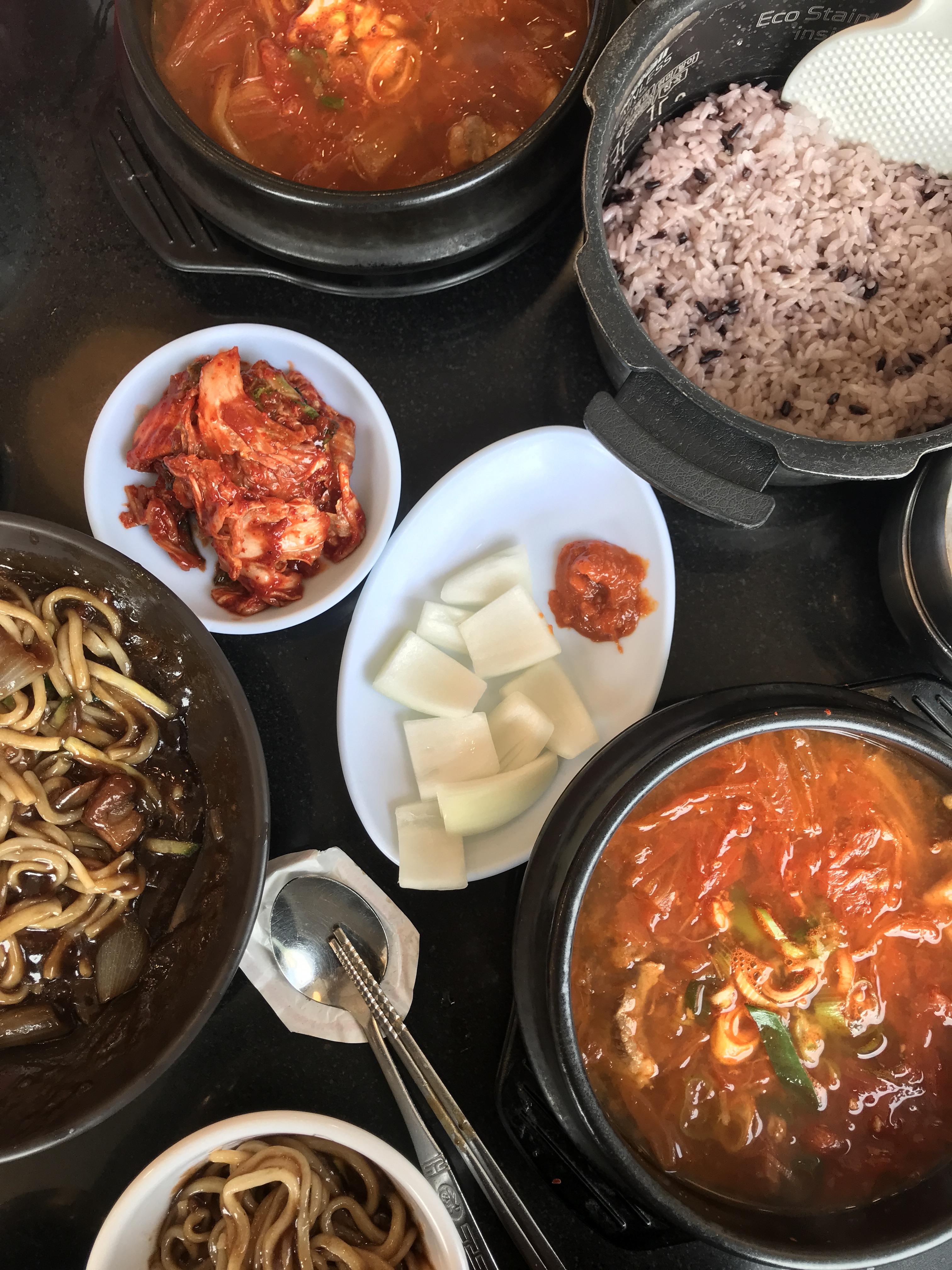 이영자 맛집 오모리찌개 본점 : 묵은지 김치찌개와 수타짜장면