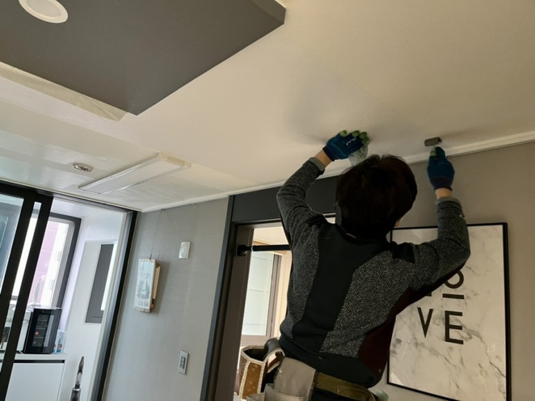 부분 인한 천장 도배하기 15