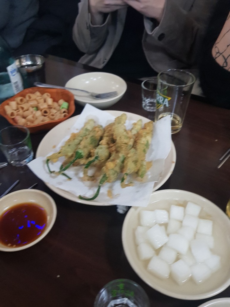  신사역맛집 한추, 연예인들 사이에서 유명한 고추튀김, 떡볶이 맛집