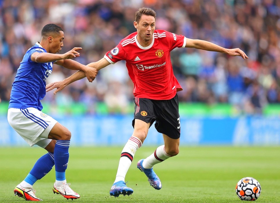 2-4로 패한 맨유 최악의 부진이 계속되는 솔샤르 경질이 대답하며 레스터에게 4