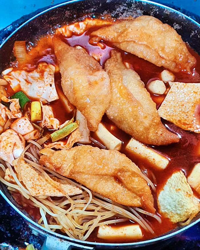  놀면뭐하니 50년 노포 즉석 떡볶이 중랑구 중랑역 가게 4월 8일 전국 간식 자랑 유재석 섭외 거절 즉떡 신당동 스타일 옛날 할머니 즉석떡볶이 가격 위치 어디