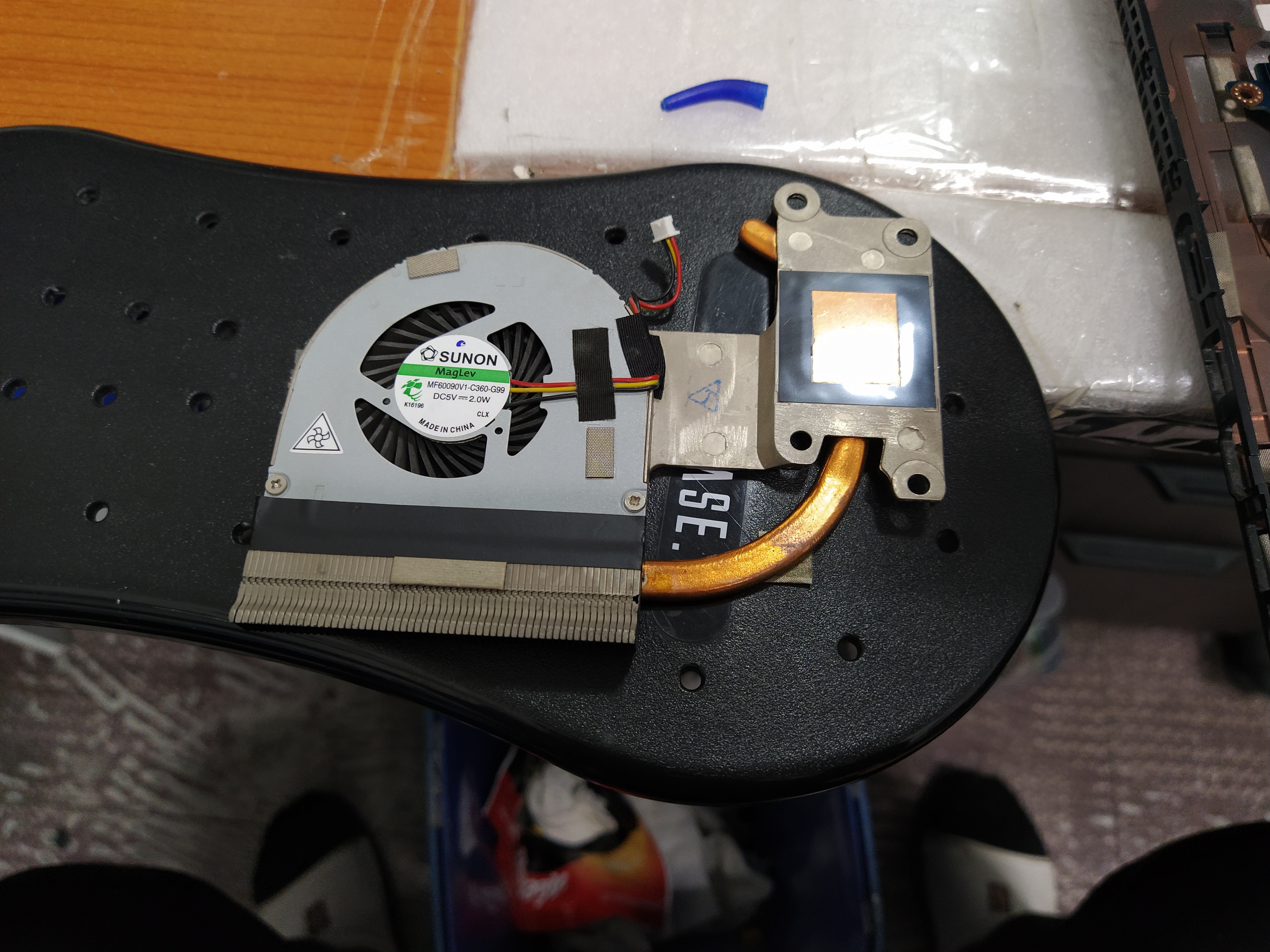 P530-GE3EK 분해된 모습 (2) 방열판 청소