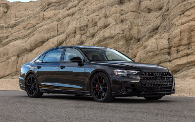  2023 Audi S8 럭셔리와 파워를 재정의한 고성능 세단