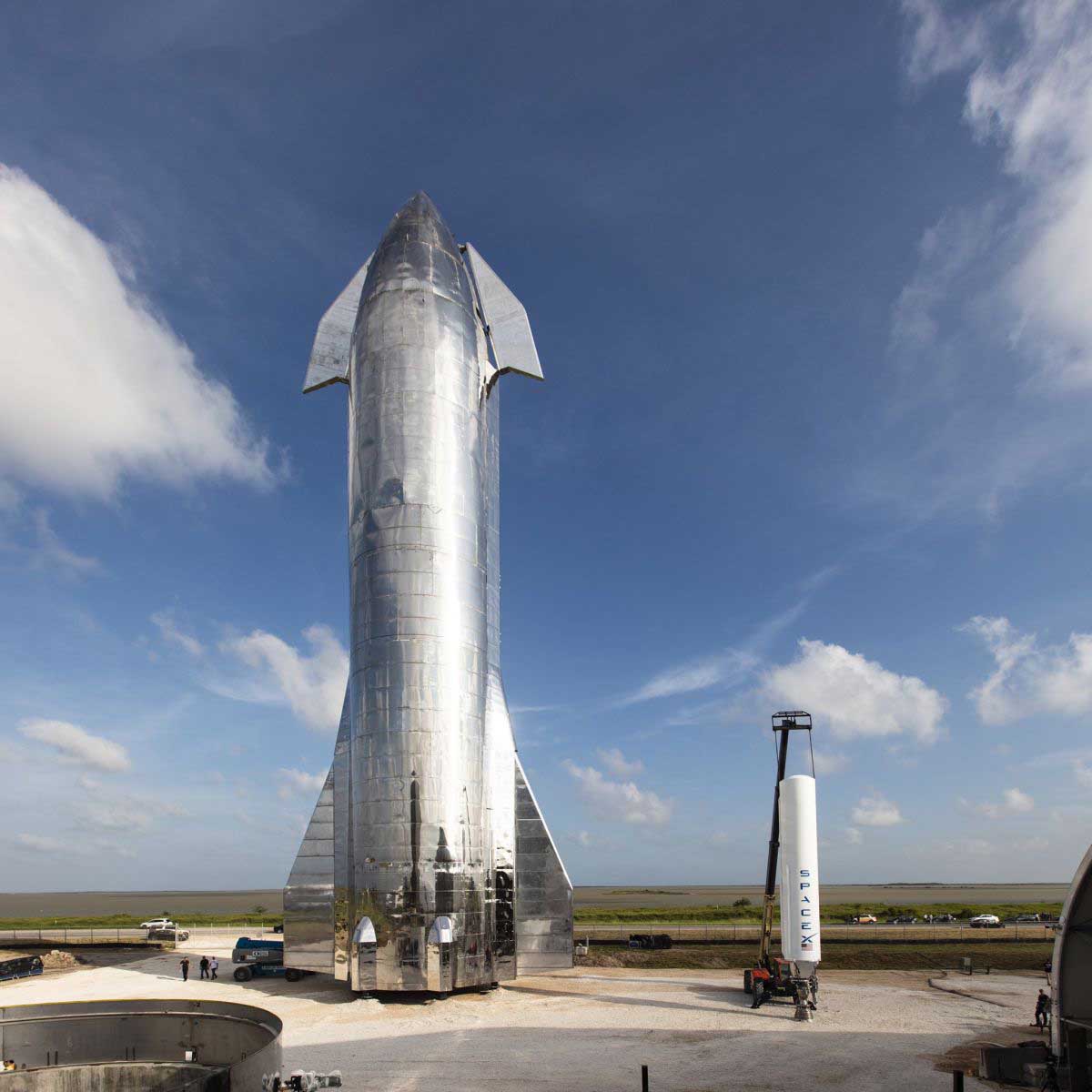 Starship&#44; the next-generation manned spacecraft produced by Elon Musk&#39;s &#39;SpaceX&#39;