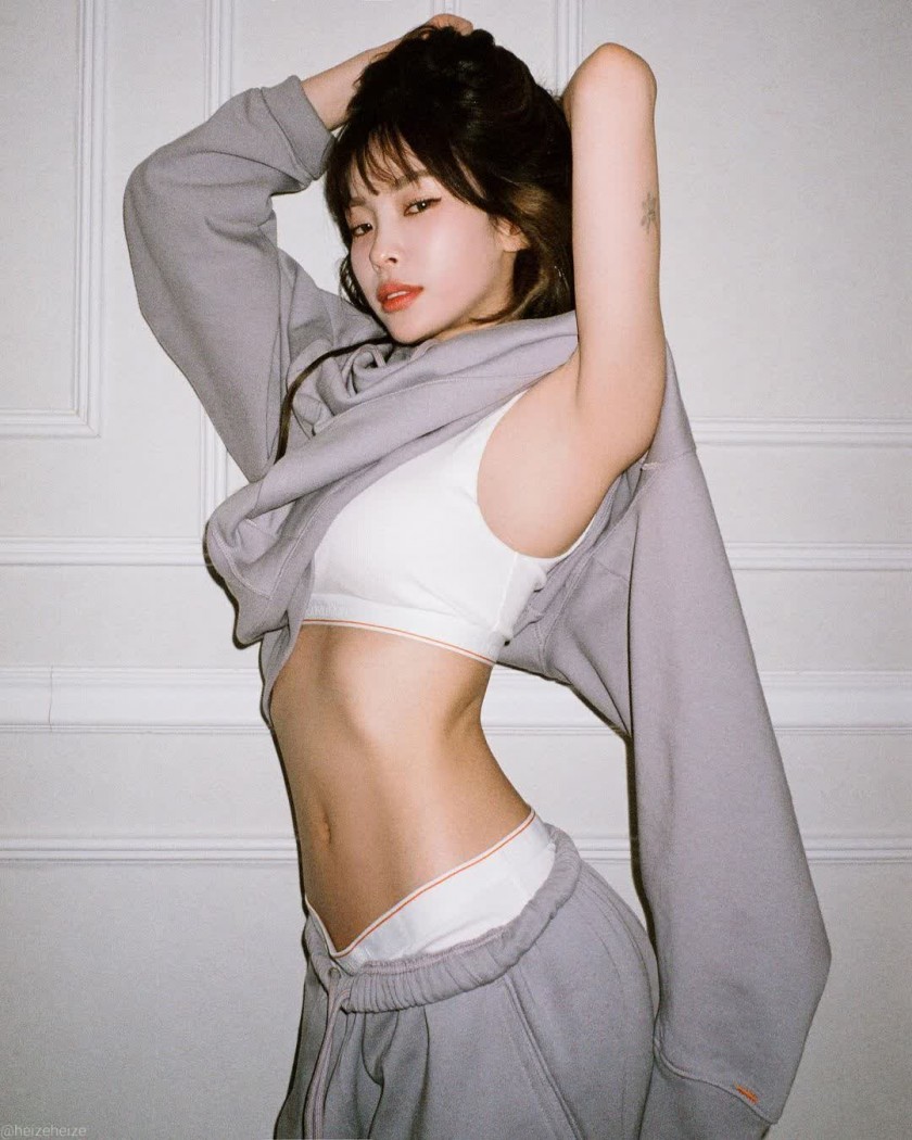  헤이즈 켈빈 클라인 화보 사진