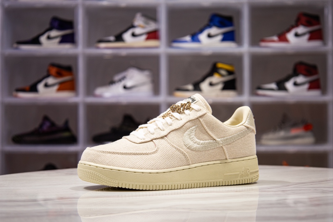 [NIKE x STUSSY] H12 나이키 X 스투시 에어포스1 로우 포실 스톤 FOSSIL STONE CZ9084-200