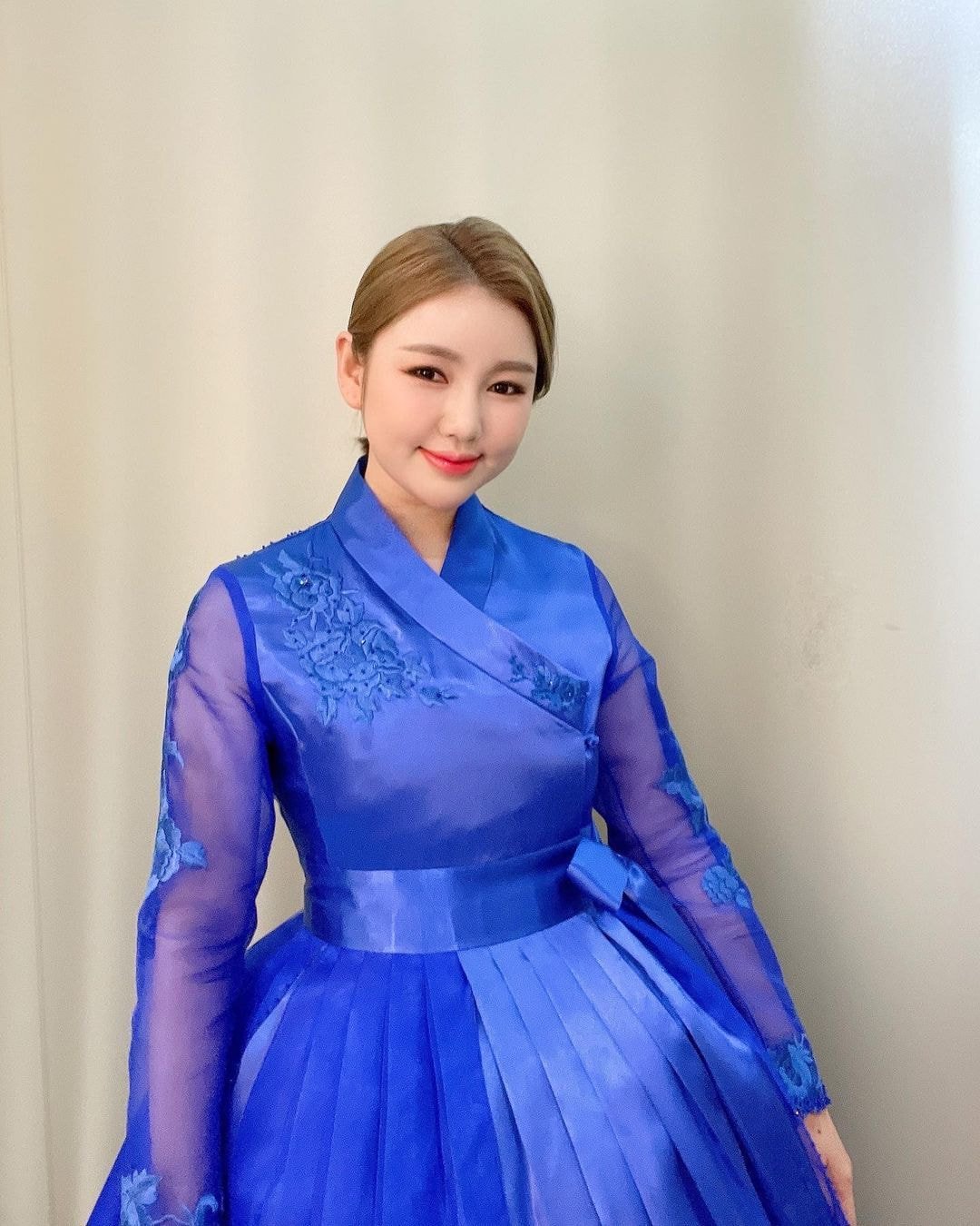  오늘자 송가인 인스타 (#김치사랑 #한복사랑 )