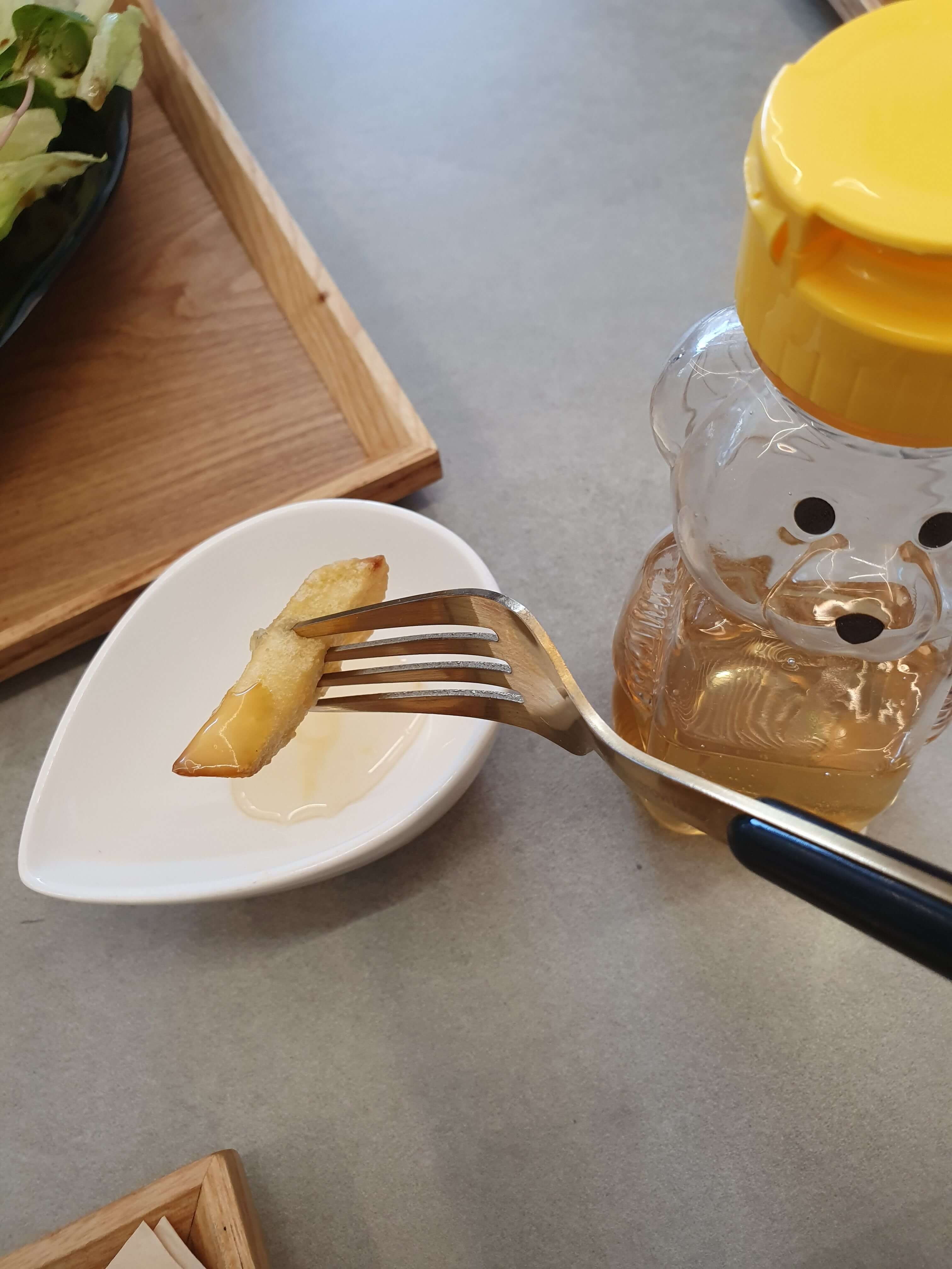 꿀을찍어먹는감자칩