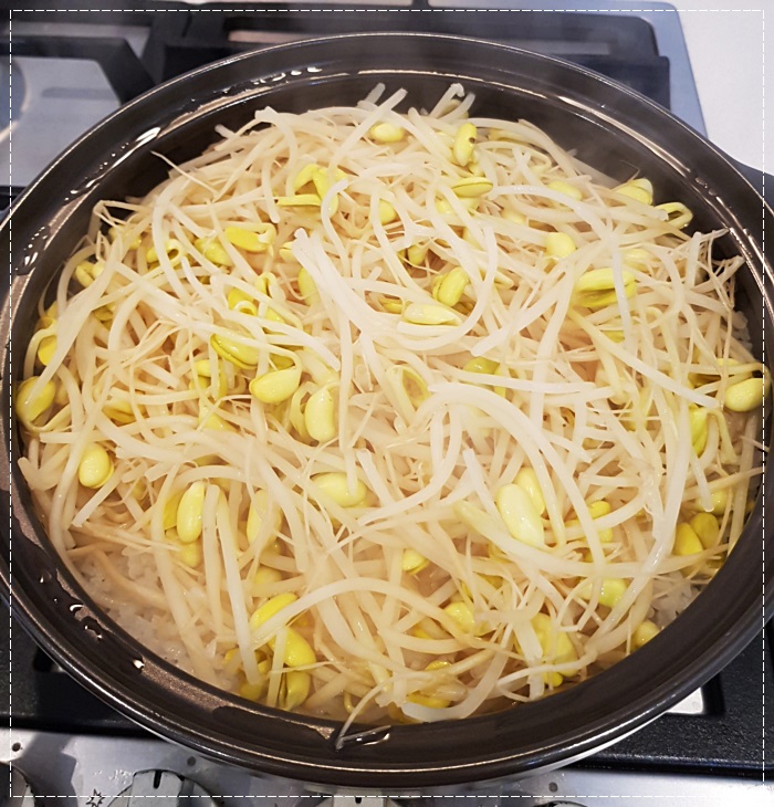 뚝배기 콩나물밥