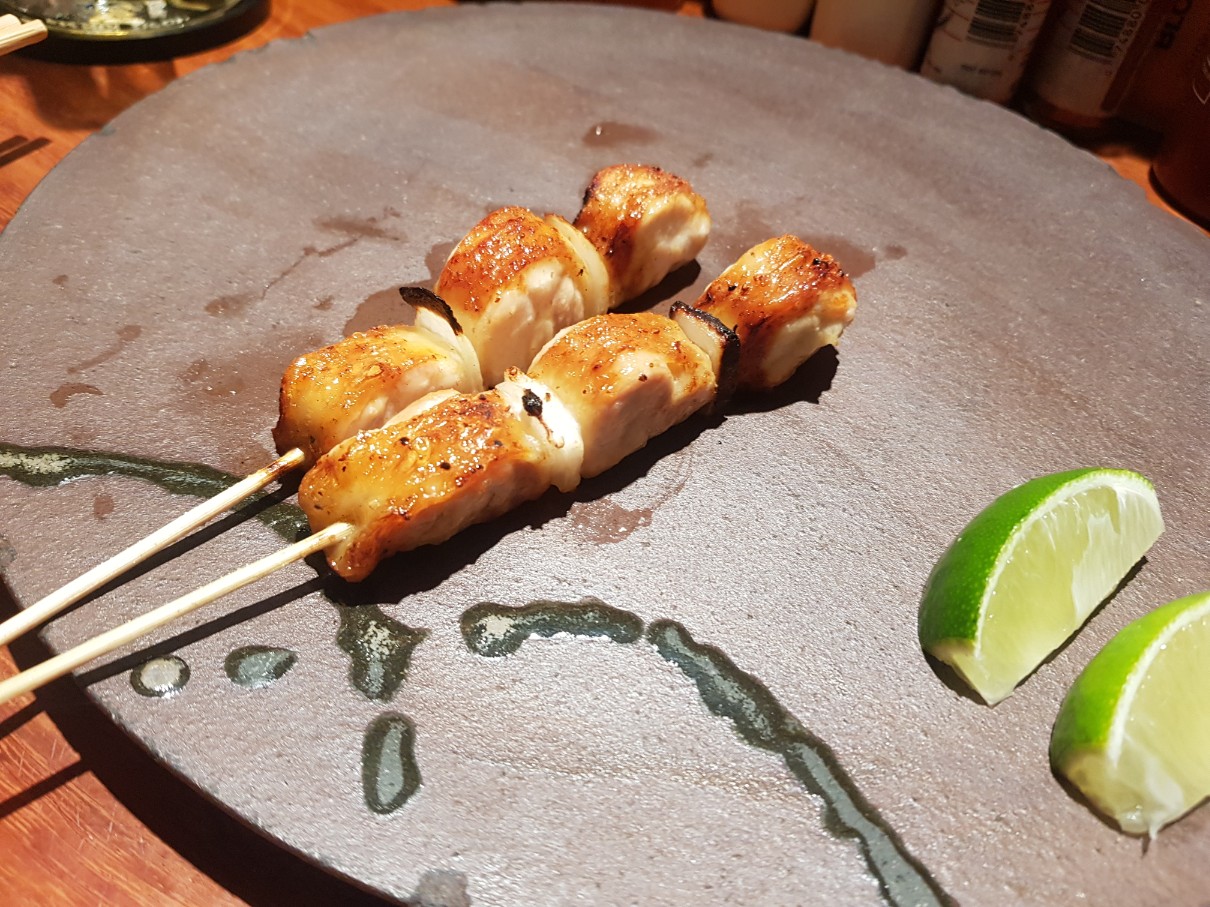 호치민 빈탄군 야키토리 전문점 YAKITORI HACHIBEI - 넓적다리꼬치(Momo Shio)