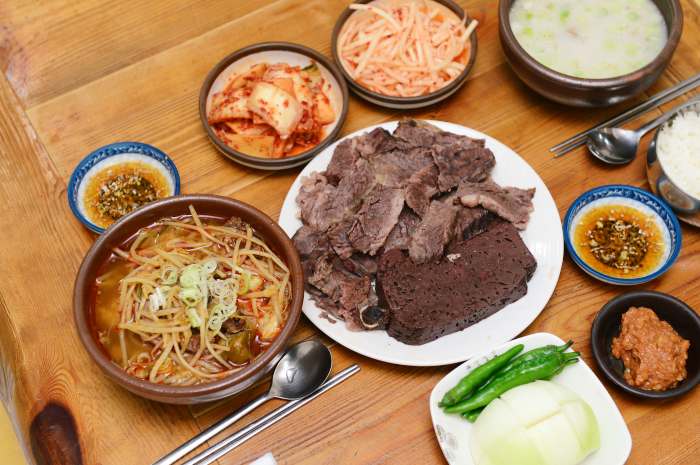 6시내고향 경남 의령 소고기 국밥 따로국밥 한우 수육 맛집 오늘 방송 추천 