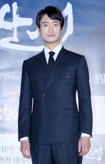 조우진 남자배우상 과거 결혼 아내 23