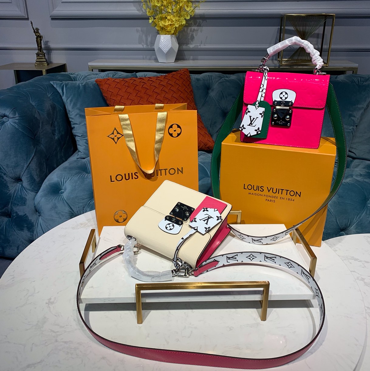  [LOUIS VUITTON] 루이비통 스프링 스트리트백 M90376