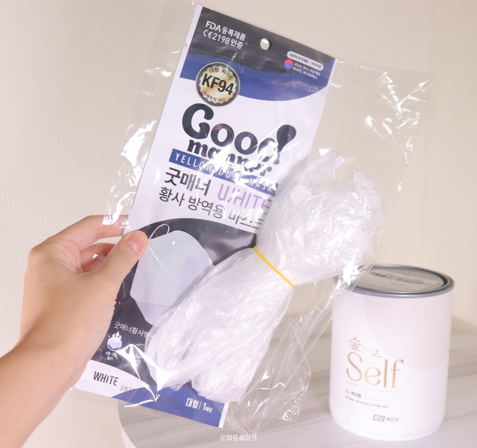 셀프인테리어 벽 페인트 칠하는 방법 벽지페인트 처음해봤는데 별거없네요. 벽지위에 칠해요. 14