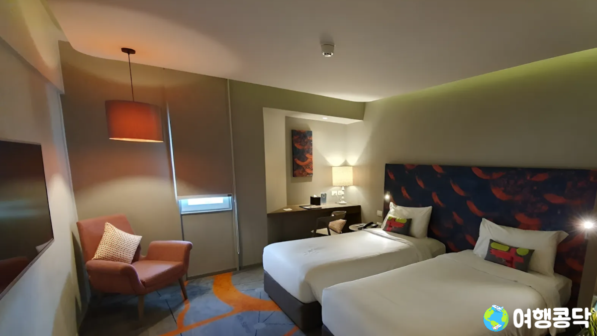 3️⃣ 이비스 스타일스 방콕 카오산 비엔나 (ibis Styles Bangkok Khaosan Viengtai)