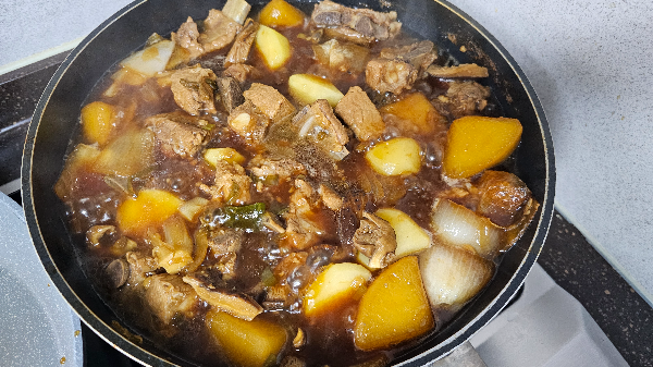 대용량 돼지갈비찜 완성