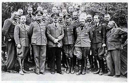  [Der Untergang] - Waffen SS and the Wermacht