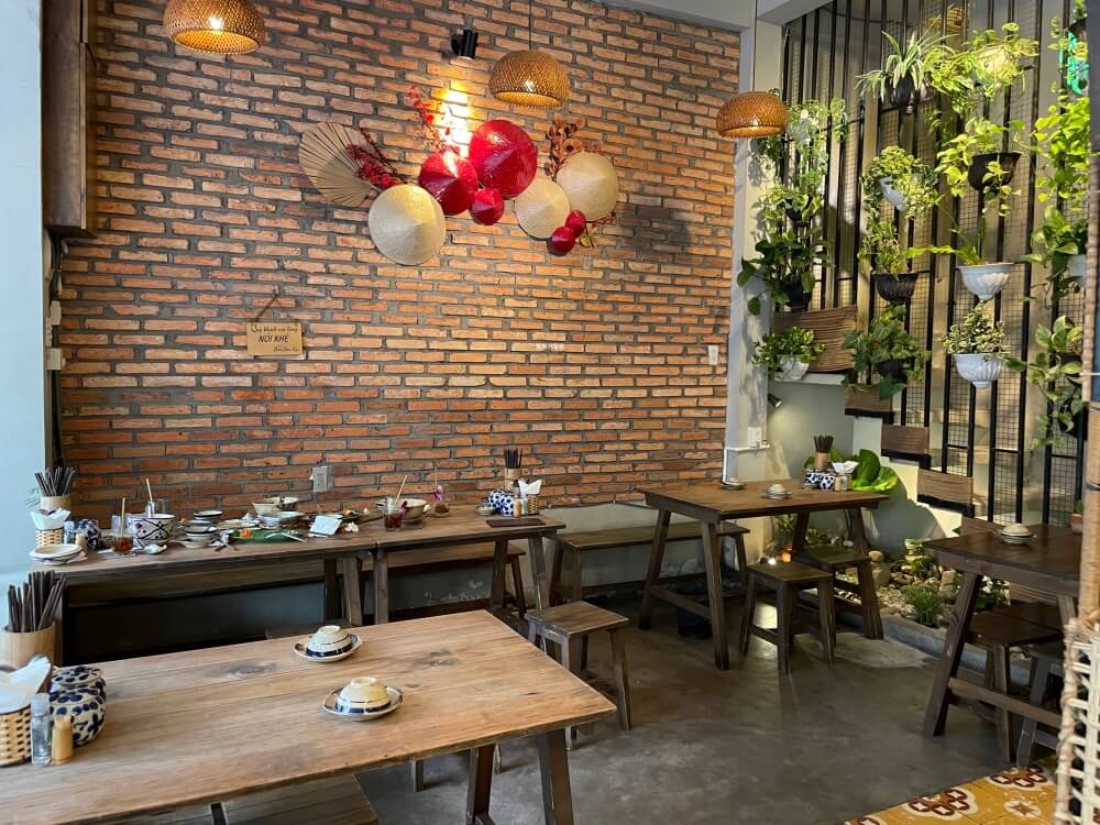 나트랑 베트남 가정식 맛집 촌촌킴 - 매장1층 내부 모습
