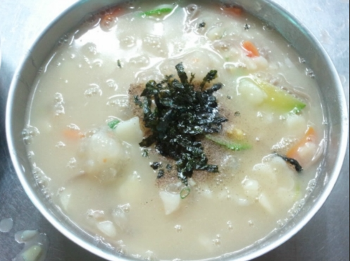춘천칼국수 이미지