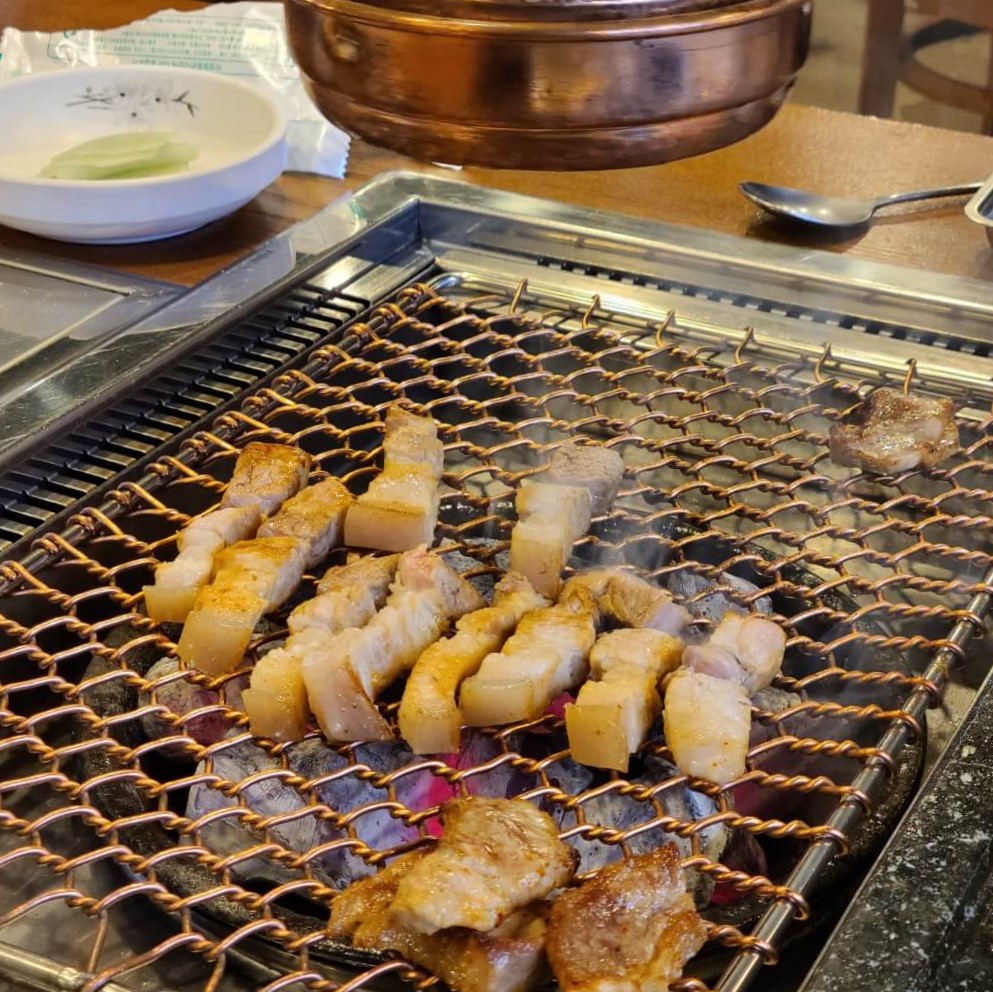  제주도 현지인들이 자주 찾는 서귀포 돼지구이 맛집 추천 "남호식당"