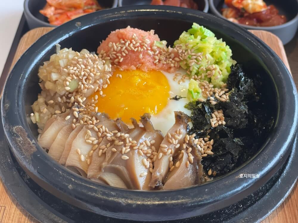 역삼 신라스테이 맛집 수라선 - 전복장 무쇠솥밥 모습