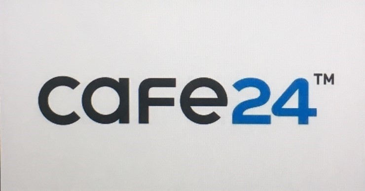 카페24의 로고이다. caFe24 라고 적혀 있다.