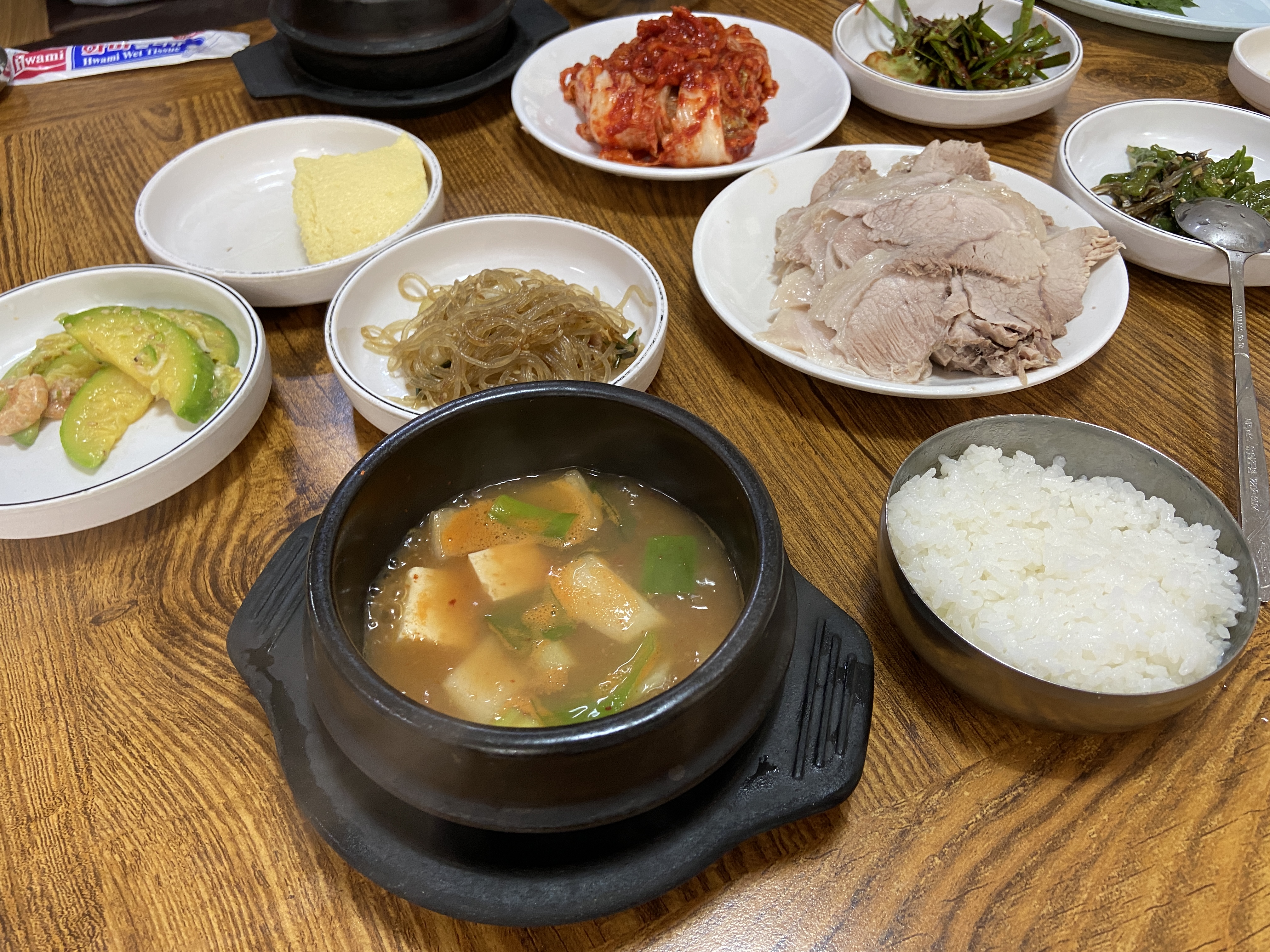  안국 천하보쌈 부드럽고 먹기 좋은 보쌈정식
