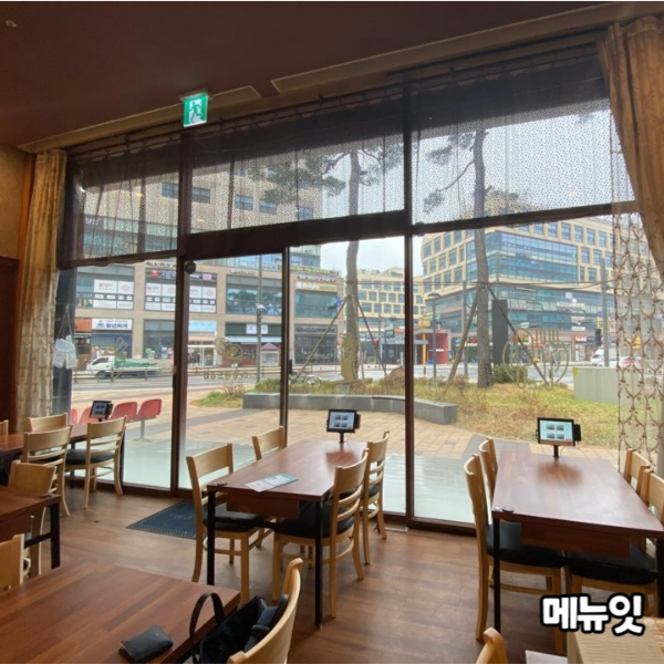  아일랜드김밥1호점 분식집 테이블오더 메뉴잇 설치 사례
