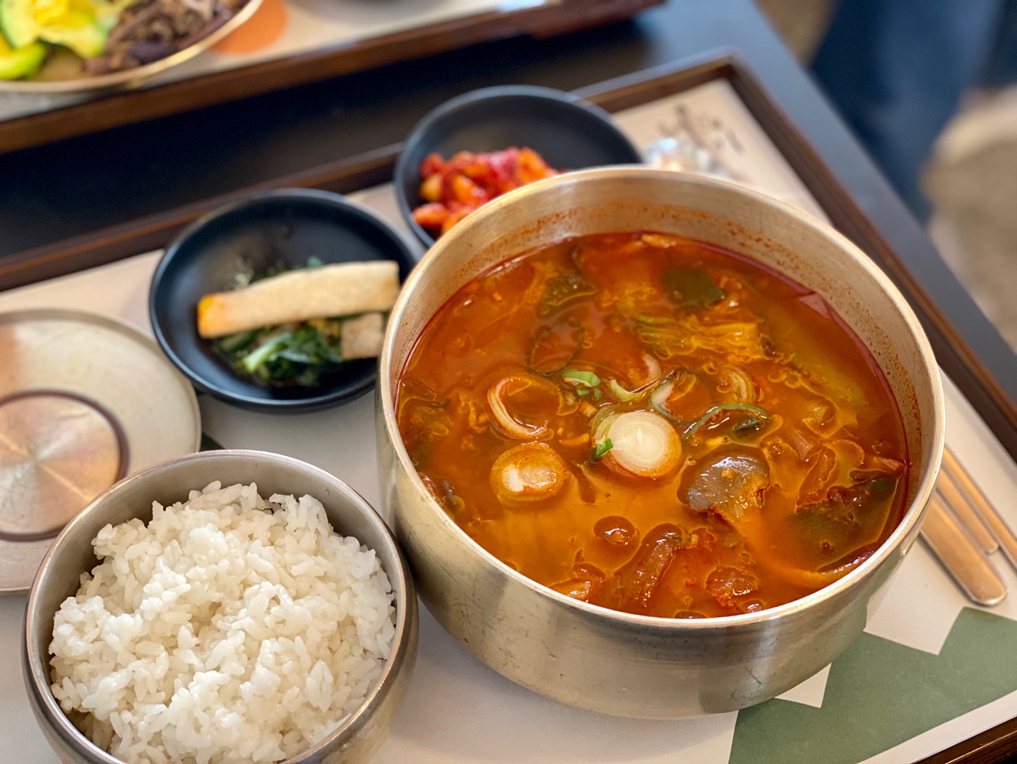 남산 목멱산호랭이 멧나물국밥