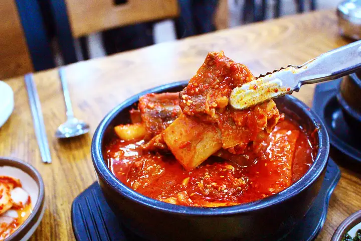 생방송오늘저녁 창원 안민동 매운 소갈비찜 백반 갈비탕 맛집 추천