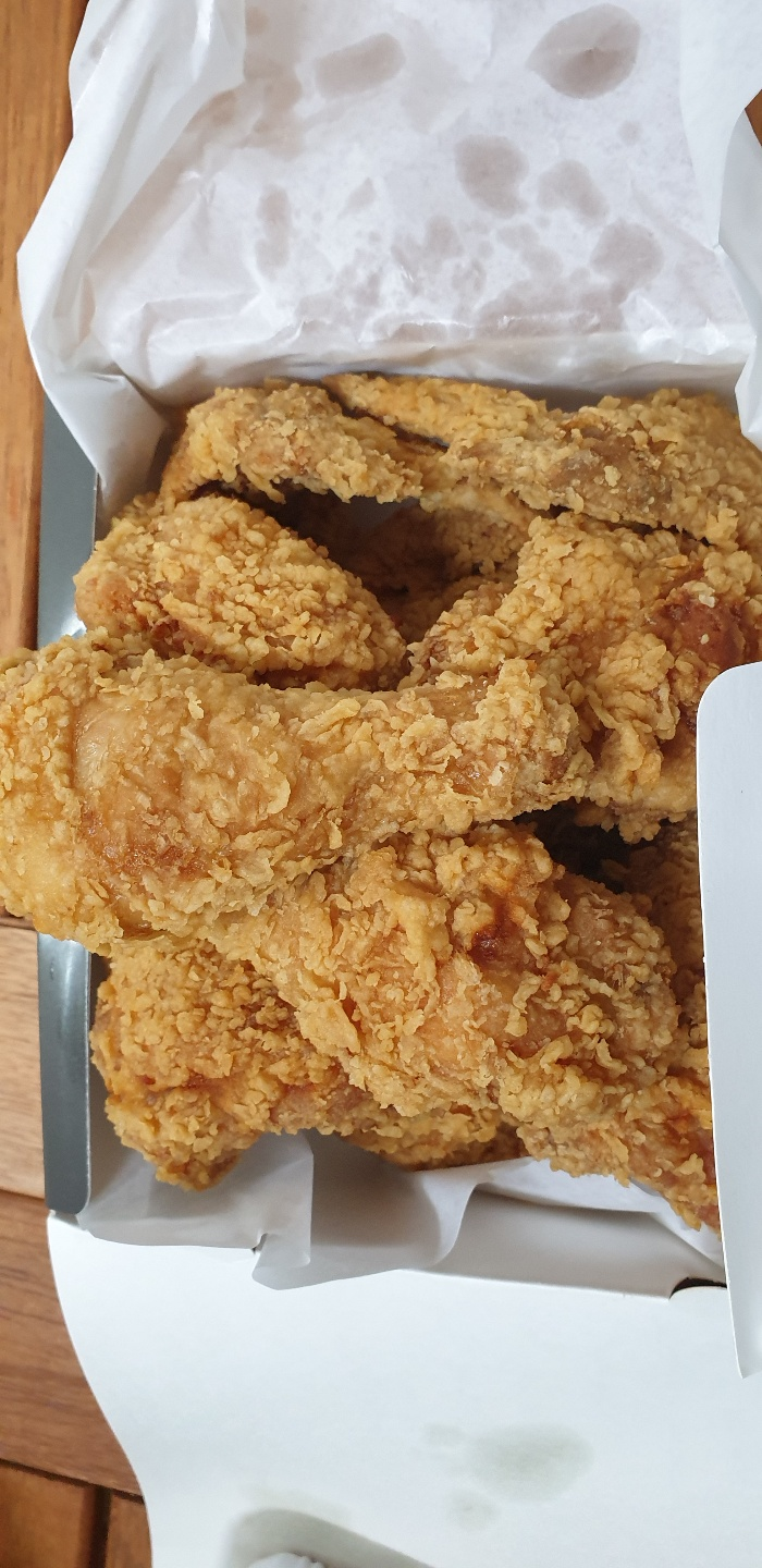 디디씨치킨 이미지