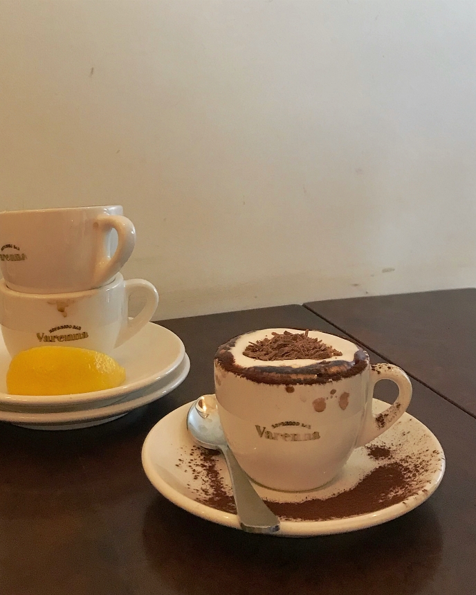  요즘 카페, 에스프레소바 탑쌓기 @바렌나에스프레소바