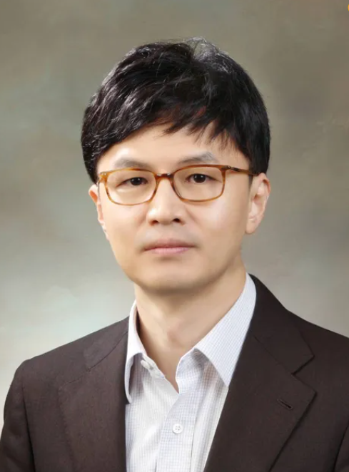  한동훈 vs. 송영길: "어린놈" 비난과 "한국 정치 후지게 만들어"