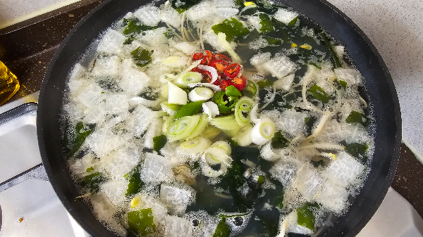 굴국밥 끓이기
