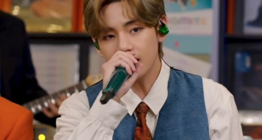  방탄소년단 뷔 타이니데스크 콘서트 NPR