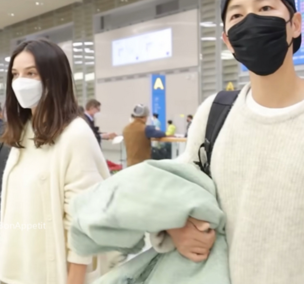  송중기 송혜교 이혼 이유 여자친구 영국인 자식 있는 여자 왜?