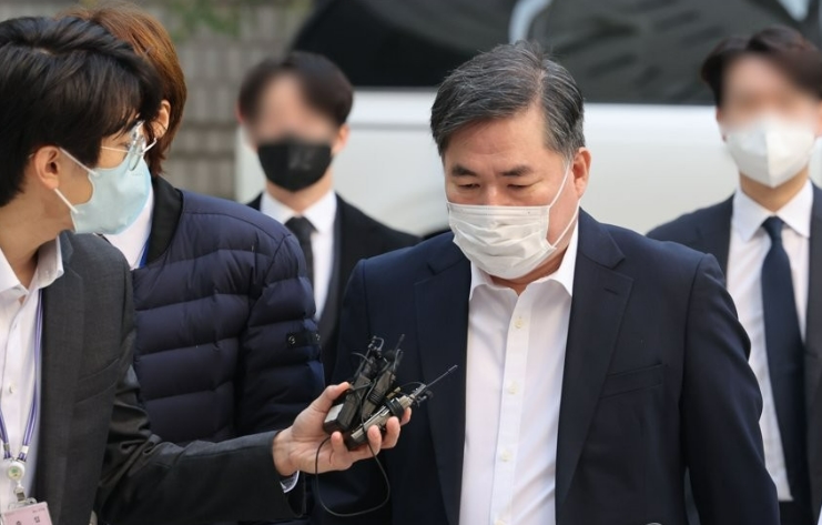  “자살당한다”