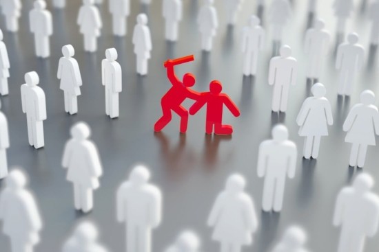  "어디에도 내 목소리가 없다" 그 이름은 방관자(bystander)