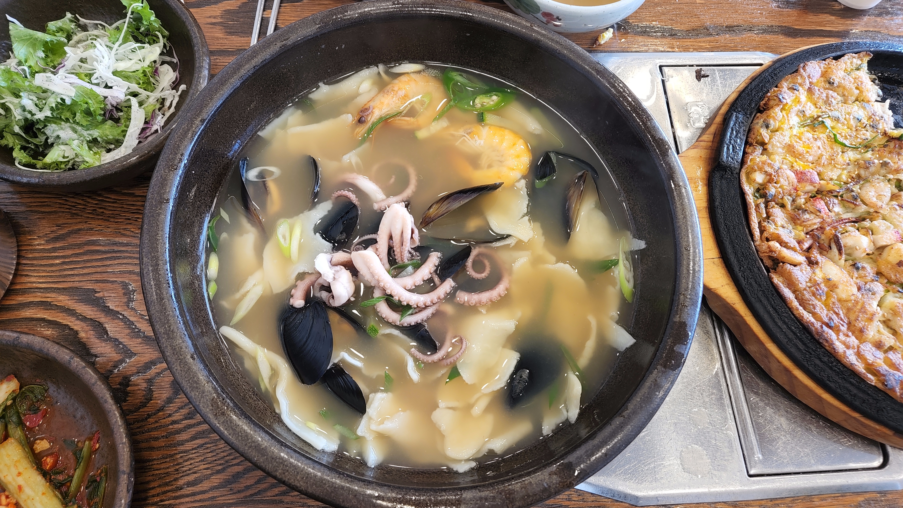  몸보신에도 한끼식사로도 좋은 창원 낙지한마리수제비