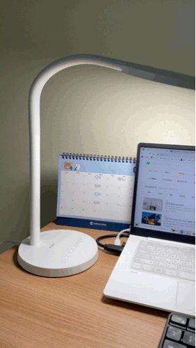 프리즘 데스크램프-스탠드 목 움직임-위치조절