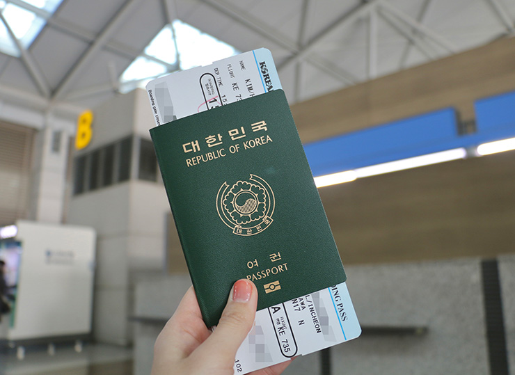 여권과비행기티켓