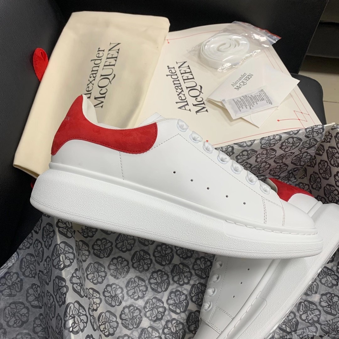  [ALEXANDER MCQUEEN] 알렉산더맥퀸 오버솔 스니커즈 스웨이드 레드탭 553680 WHGP7 9676