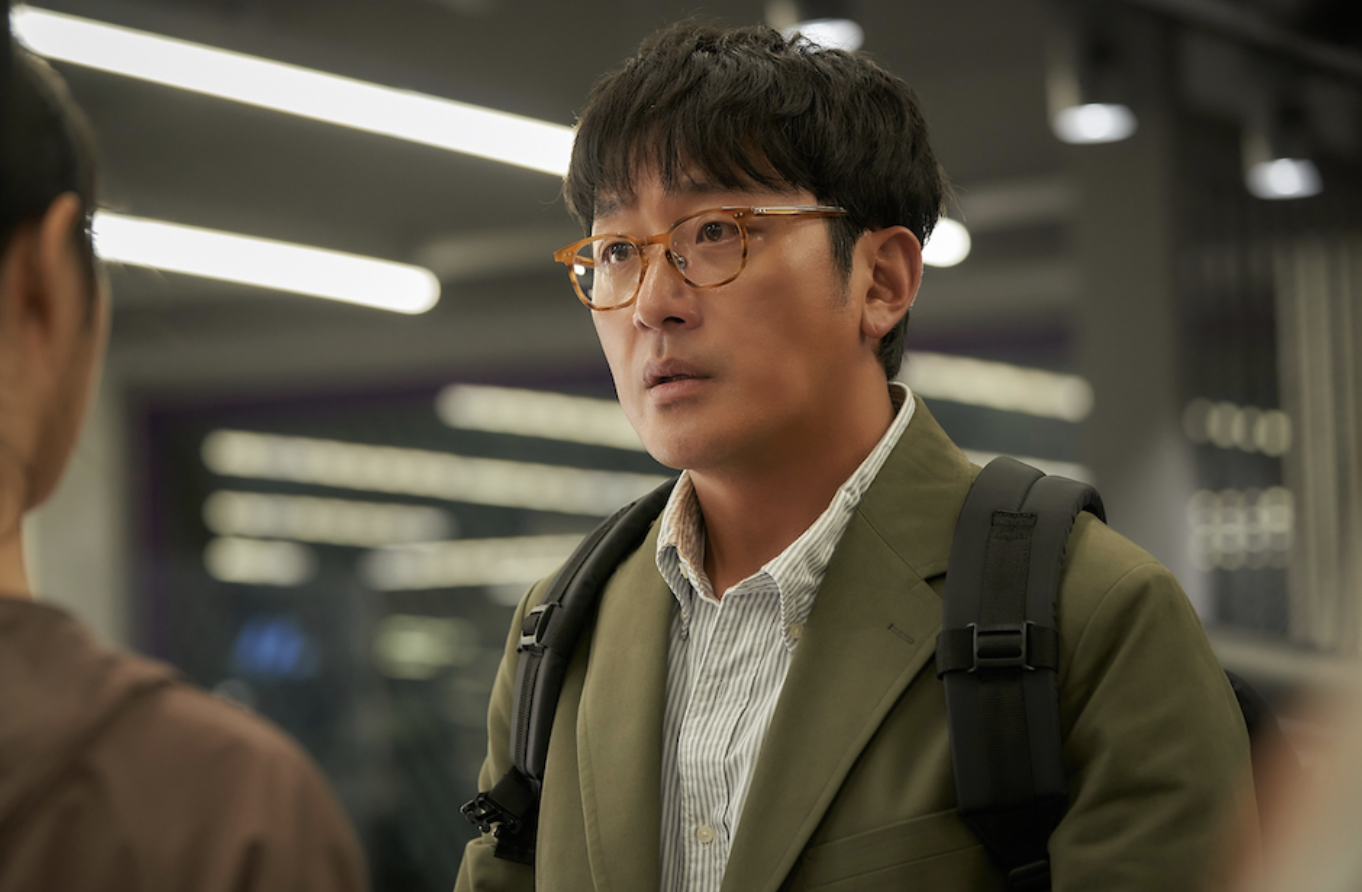 영화 ‘로비’ 하정우 감독의 블랙코미디가 묻어나는 현실 풍자