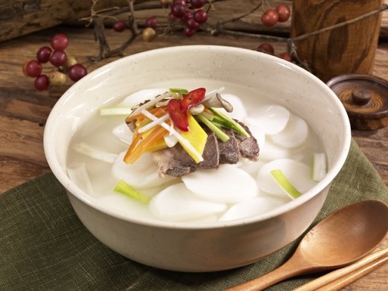  떡국 끓이는 법 + 설날 떡국 한그릇 칼로리는?